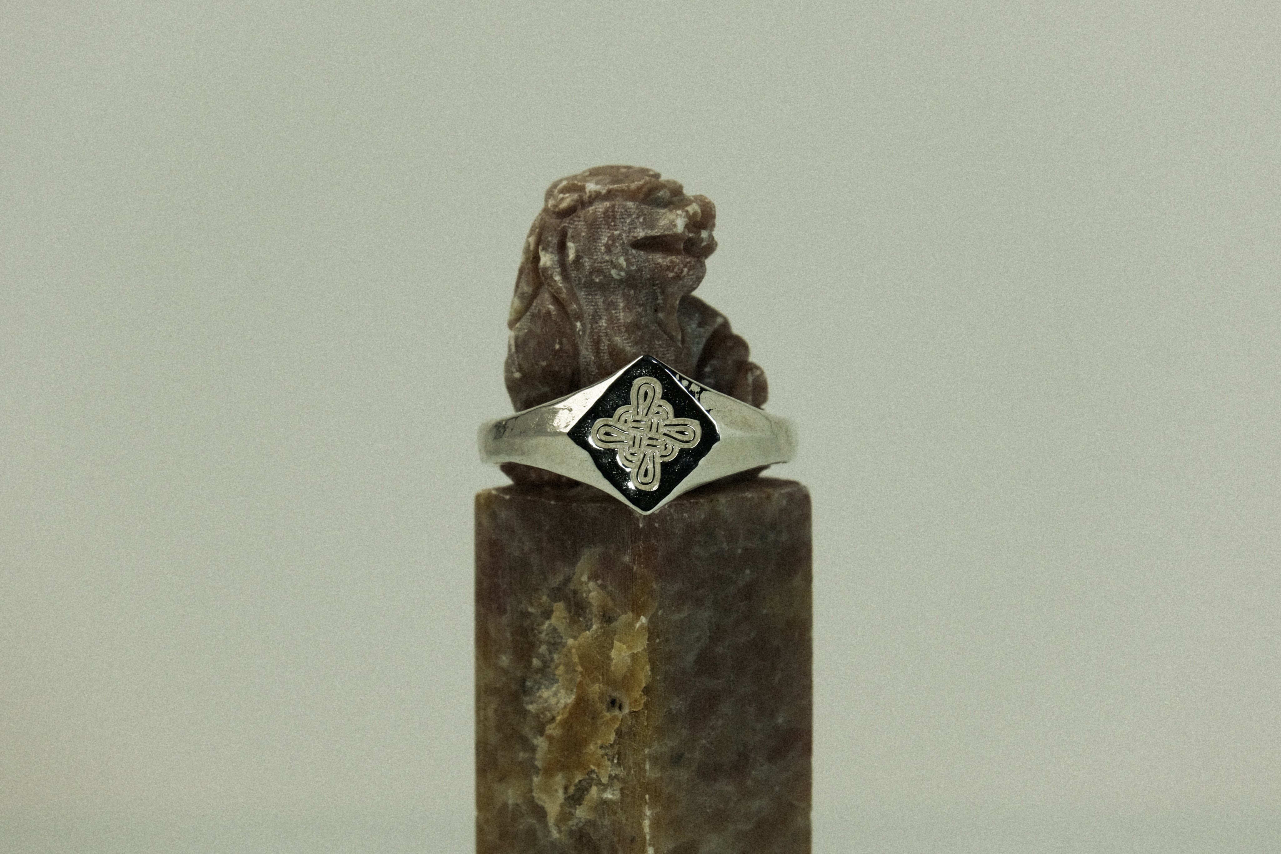 INFINITY KNOT SIGNET RING