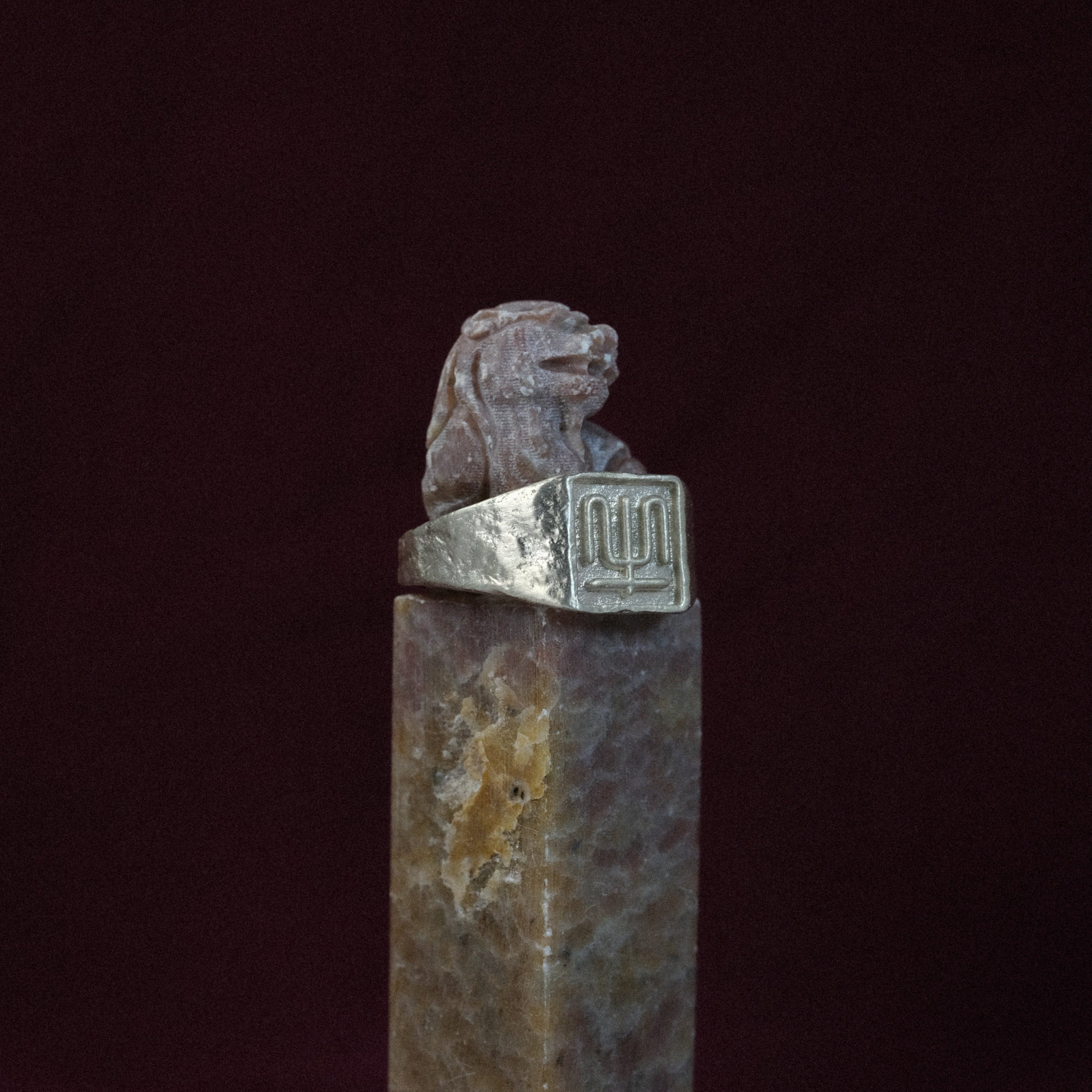 Ox (niú 牛) Signet Ring
